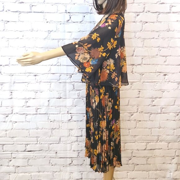 NWT! Anthology - black dress with floral print & pleated skirt - Picture 8 of 11